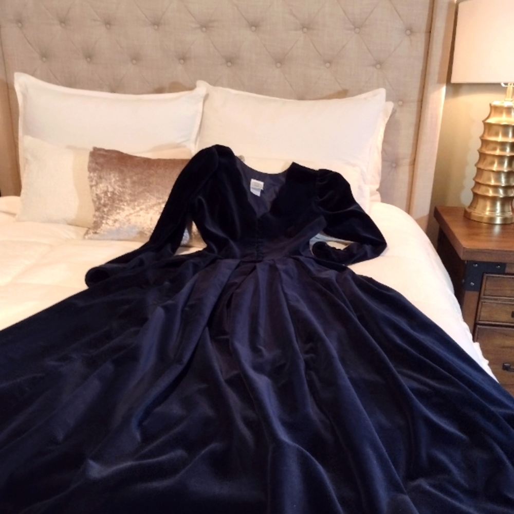 Laura Ashley UK Royal Blue 🔵 Velvet Gown